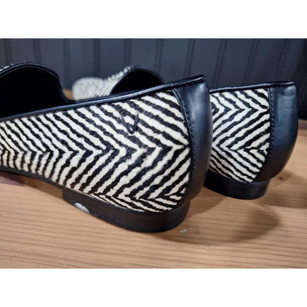 Vionic Willa Loafers Womens 7 Black White Chevron Calf Hair Pointed Toe Flats - Picture 4 of 6